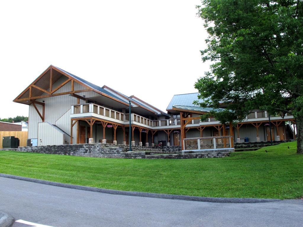 Hotel Floyd Bagian luar foto