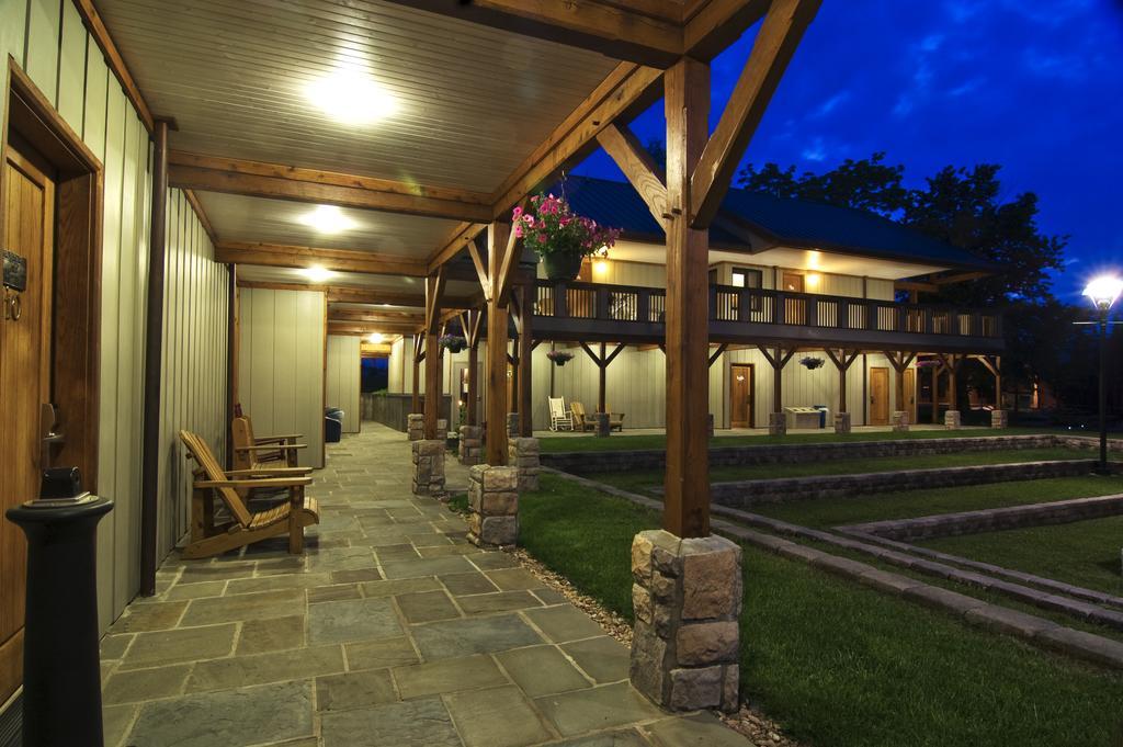 Hotel Floyd Bagian luar foto
